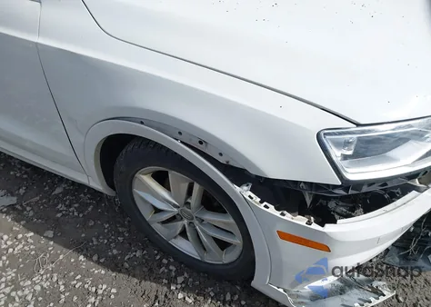 2016 Audi Q3 2.0T Premium Plus z USA, uszkodzony, nr VIN WA1EFCFS3GR015316